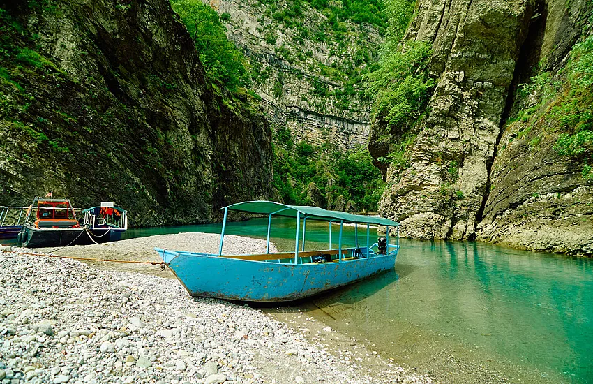 Exploring Albania with a Polish Guide: Hidden Gems, Local Stories, and Must-Do Excursions